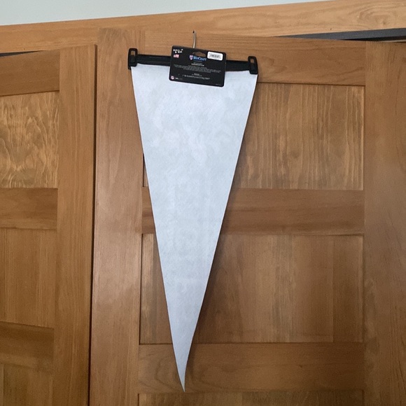 Brand new Philidelphia Eagle’s Disney Mickey Mouse pennant from WinCraft - Picture 3 of 4